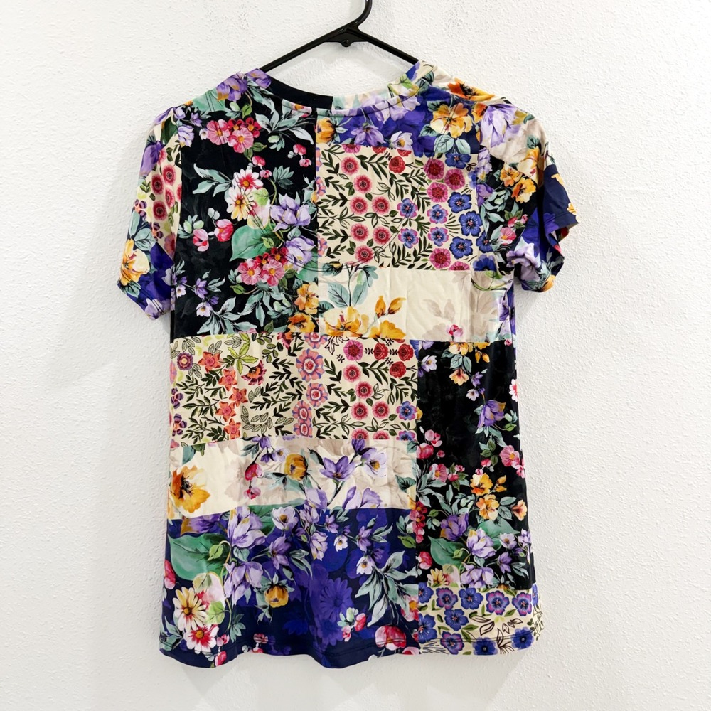 Johnny Was Sky Flower Favorite Boho Floral Tropical V-Neck T-Shirt XS - Picture 4 of 4